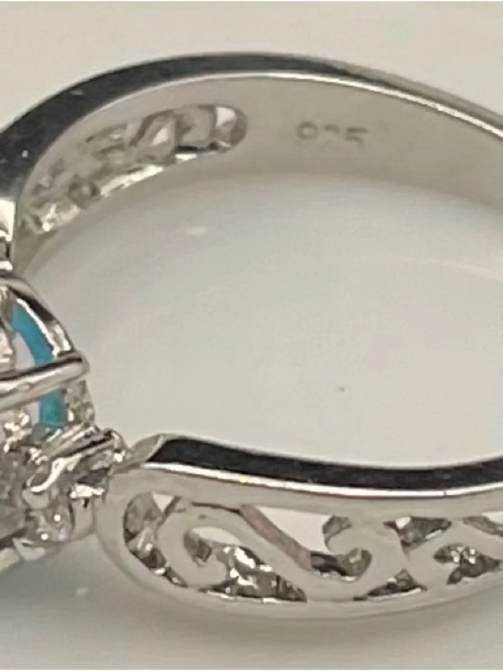 925 sterling silver oval blue cubic zirconia ring size 7.75